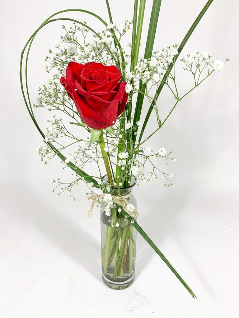 Arranjo com uma rosa Colombiana, vaso incluso – DL Flores