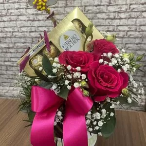 Box com 3 Rosas Importadas + Caixa com 8 Ferrero Rocher